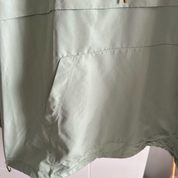Main Strip Sage Green Windbreaker - 1X - Picture 5 of 11